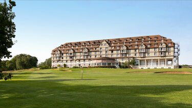 Alpine A290 Blue Tour | Hôtel Barrière L’Hôtel du Golf
