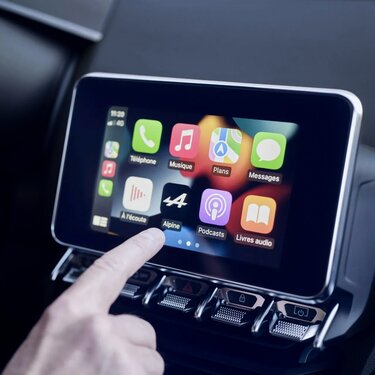 Alpine A110 GT – Multimediasystem mit Android Auto™ und Apple CarPlay™ 