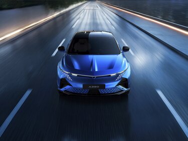  Alpine A390