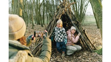 Temporary twig shelter