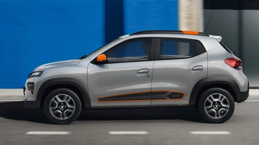 Dacia Spring - Zijkant elektrisch auto