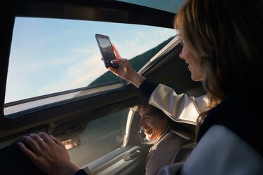 Panoramic sunroof - Dacia Bigster