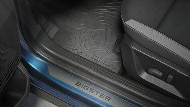 Rubber floor mats and door sills - Dacia Bigster Accessories