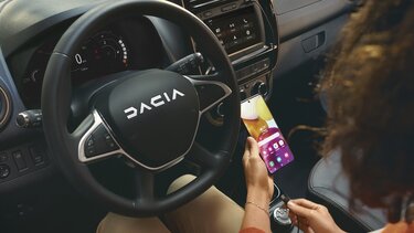 Der neue Dacia Spring - Dacia Smartphone-Konnektivität