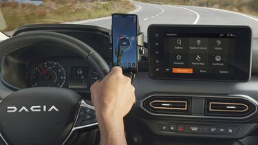 Nová Dacia RJI – zrcadlení chytrého telefonu – Android Auto™ a Apple CarPlay™ 
