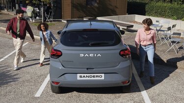 Външен профил на градски автомобил Sandero