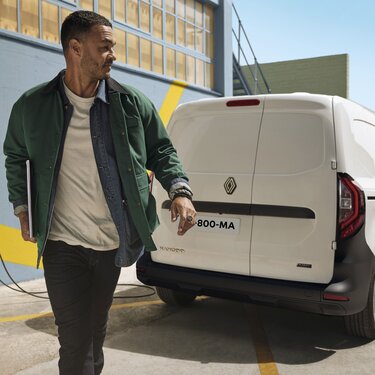 Renault Kangoo Van E-Tech 100 % eléctrica: apertura de la puerta lateral