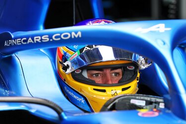 Fernando Alonso im Cockpit