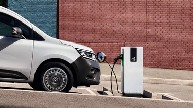 E-Tech 100% electric - charging - Renault