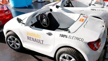 transito-e-eu-carrinho-renault