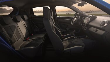 renault kwid interior lateral