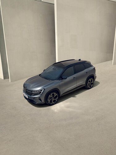 lesklá černá střecha – Renault Austral E-Tech full hybrid