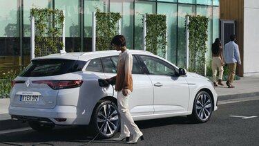 Der neue Renault MEGANE Grandtour E-TECH