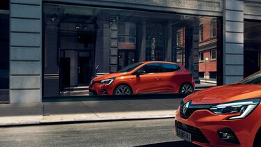 CLIO orange profil 