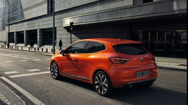 CLIO orange profil 