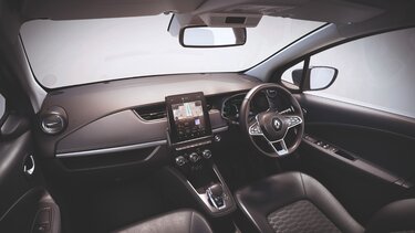 Renault ZOE interior, screen, dashboard 