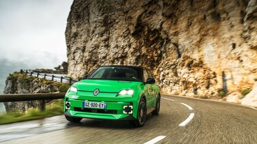 Renault 5 E-Tech Green