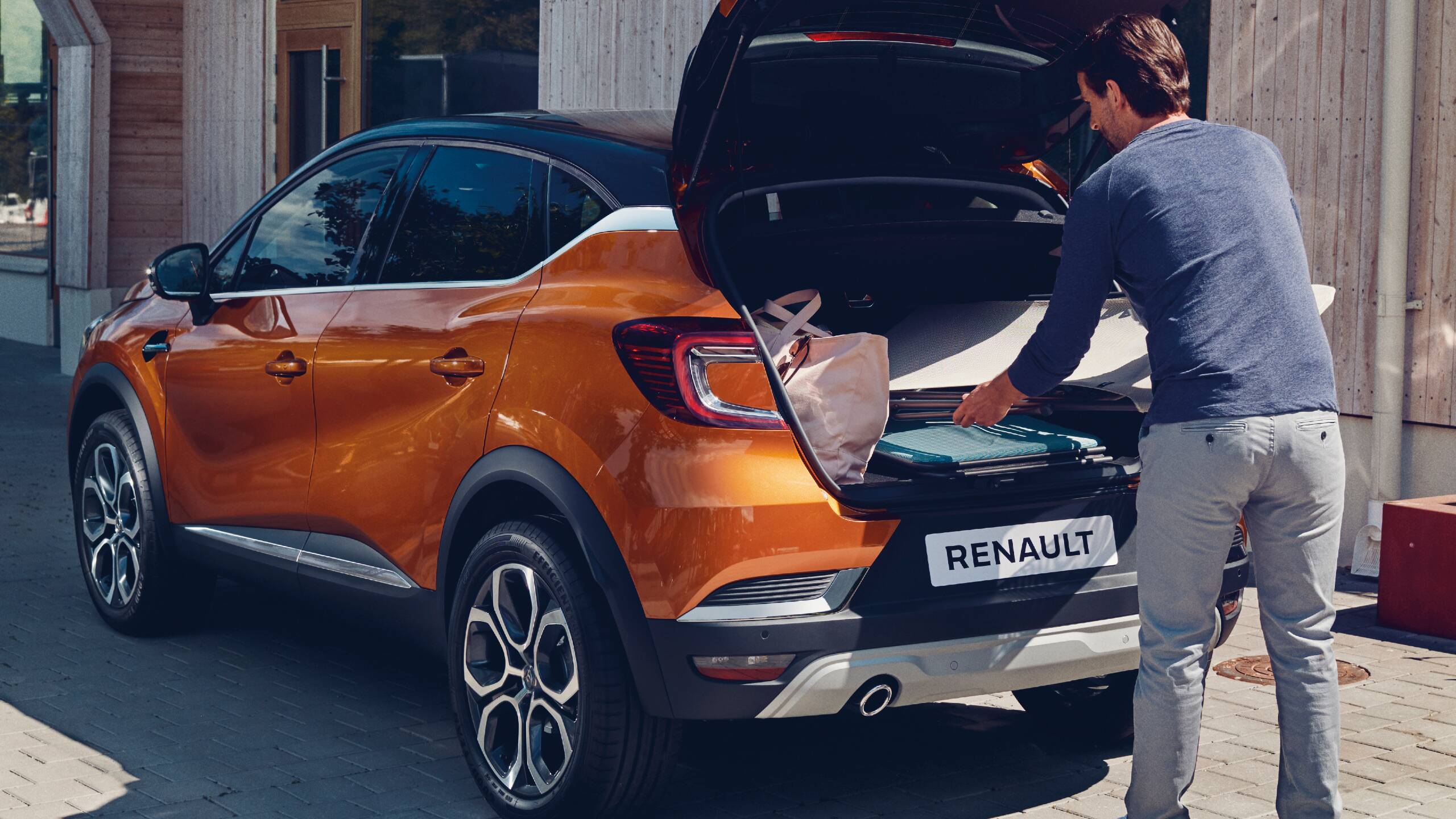 Renault Captur SUV Boot 