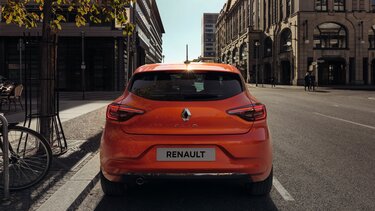 CLIO orange rear view