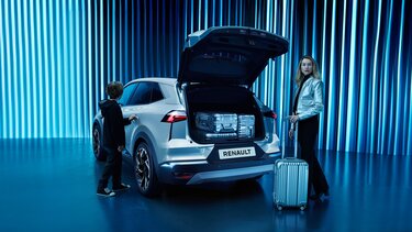 motorized tailgate – Renault Symbioz E-Tech full hybrid