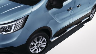 all-new renault Trafic - chrome-finish wing mirror shells