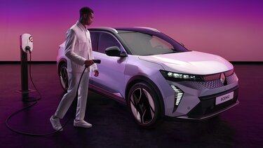 immagine Renault Austral per leasing veicoli elettrici