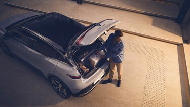 Lifestyle-Bild eines Renault Megane im Freien für Autoversicherung