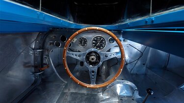 RENAULT-RIFFARD TANK close-up of steering wheel