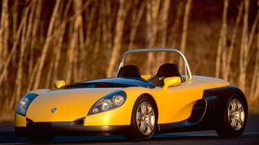 RENAULT SPIDER yellow side view