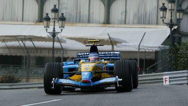 RENAULT F1 R23 on the race track