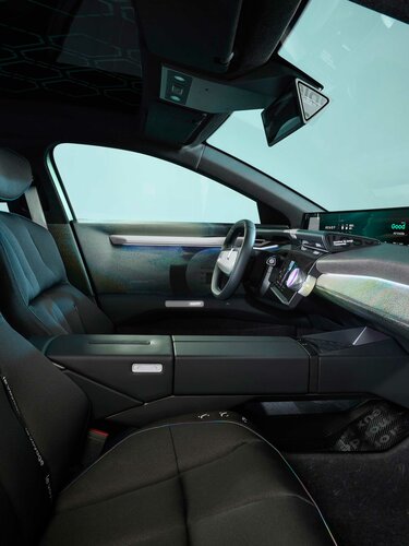 stylish interior - green &amp; tech - Renault