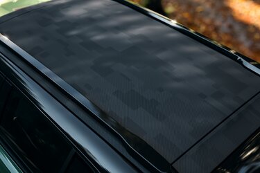 Dachdekor aus Stoff mit Pixeldruck