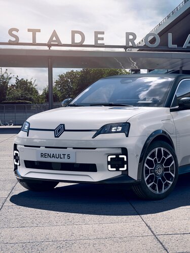 Renault 5 E-Tech electric Roland Garros 