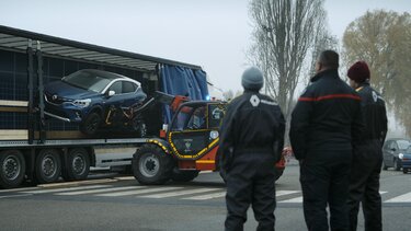 entrenamiento en vehículos reales - Renault and firefighters