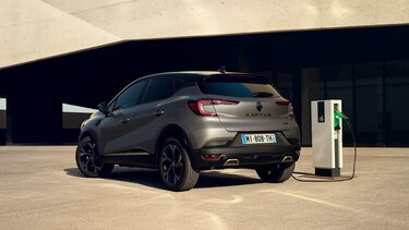 E-Tech plug-in hybrid - încărcare acasă sau la serviciu - Renault