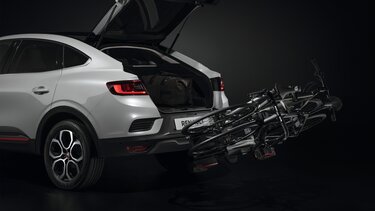 Теглич и багажник за велосипеди върху теглича – аксесоари за Renault Arkana SUV