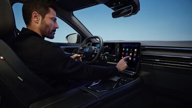 evoluzione costante - sistema multimediale - Renault Austral E-Tech full hybrid