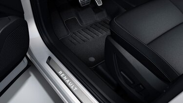 sportovní pedály – Renault Captur E-Tech full hybrid