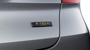 Captur e-tech hybrid logo badge