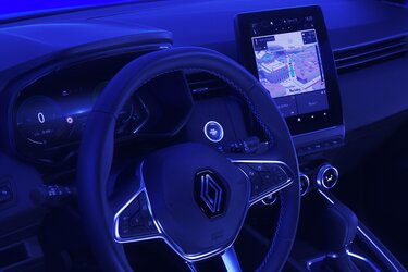 Renault Clio E-Tech full hybrid - zespół wskaźników cyfrowych, ekran multimedialny