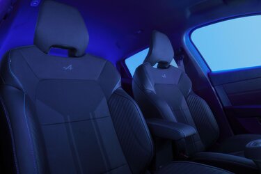 Renault Clio E-Tech Full Hybrid – Sitze mit Gewebe aus 72% recyceltem PET