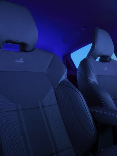 Renault Clio E-Tech Full Hybrid – Sitze mit Gewebe aus 65% recyceltem PET