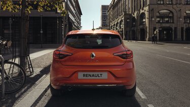 CLIO arancio vista posteriore