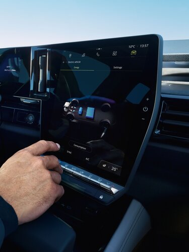 2 hochaufgelöste openR Bildschirme mit 774 cm2 Gesamtfläche – Renault Espace E-Tech full hybrid