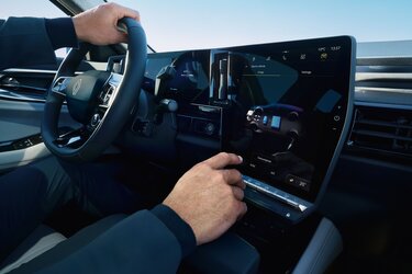 774 cm2 d’écrans openR haute résolution – Renault Espace E-Tech full hybrid
