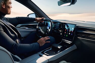 estilo elegante e dinâmico - Renault Espace E-Tech full hybrid