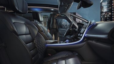 Renault ESPACE INITIALE PARIS intérieur, sièges en cuir 