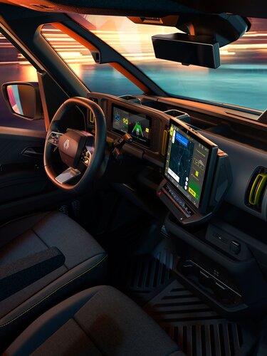 Renault Trafic E-Tech electric - three-panel windscreen