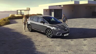 Renault Grand SCENIC en mouvement