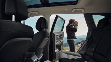 Renault KOLEOS interior, plazas delanteras y traseras del habitáculo
